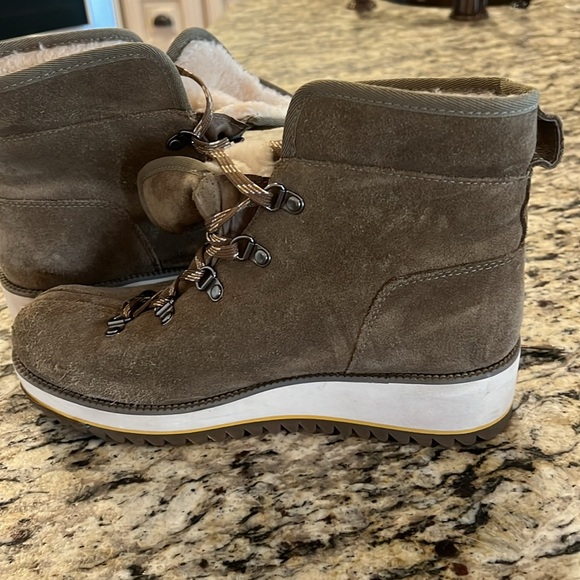 UGG Chestnut Birch Waterproof Lace-up Winter Bootie Sz 6 - Picture 8 of 13